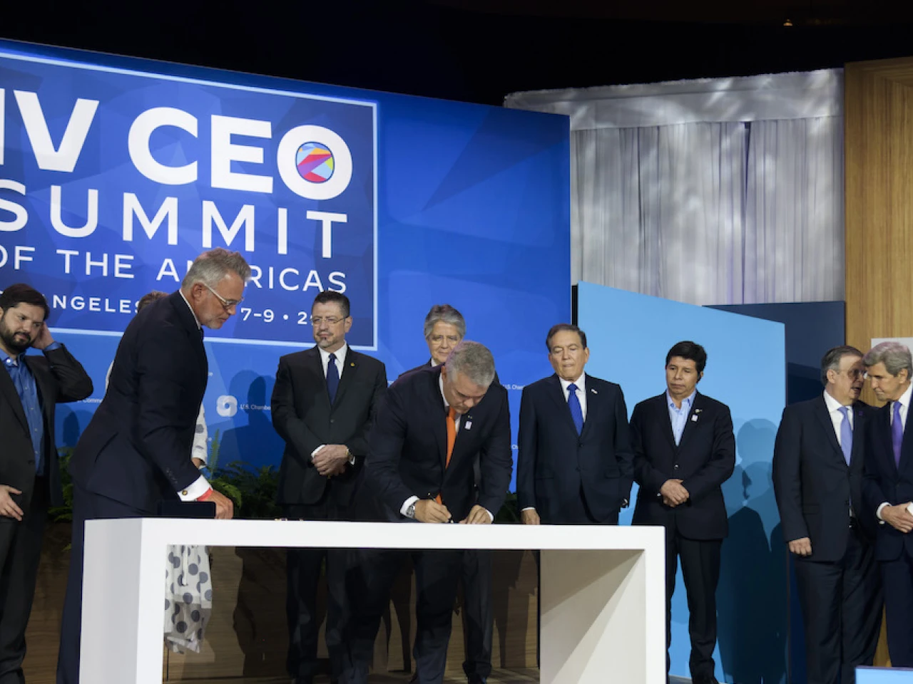 9 países firman pacto para combatir el progresivo deterioro de los océanos