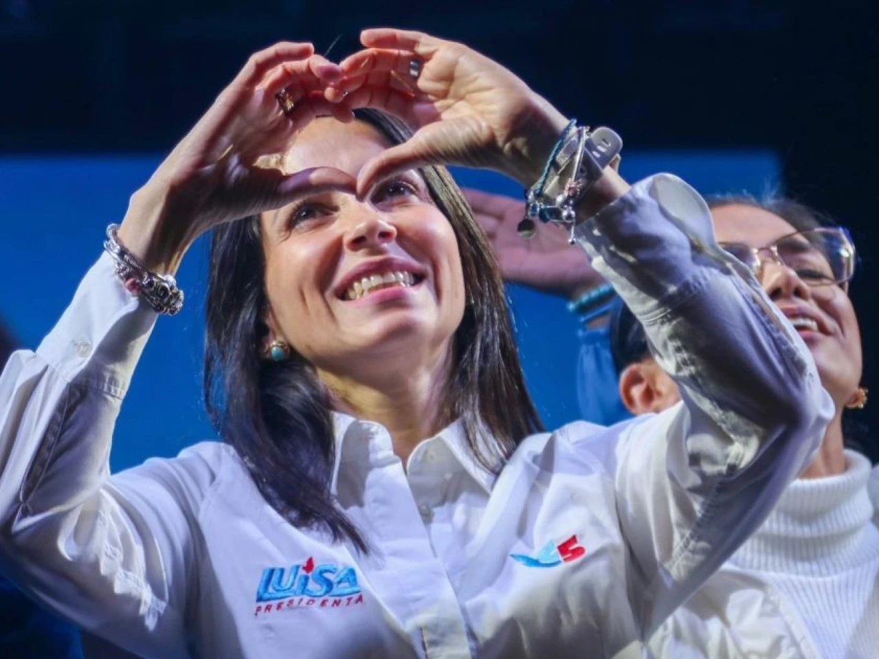 Luisa González apunta a la Prefectura de Manabí en medio de tensiones políticas