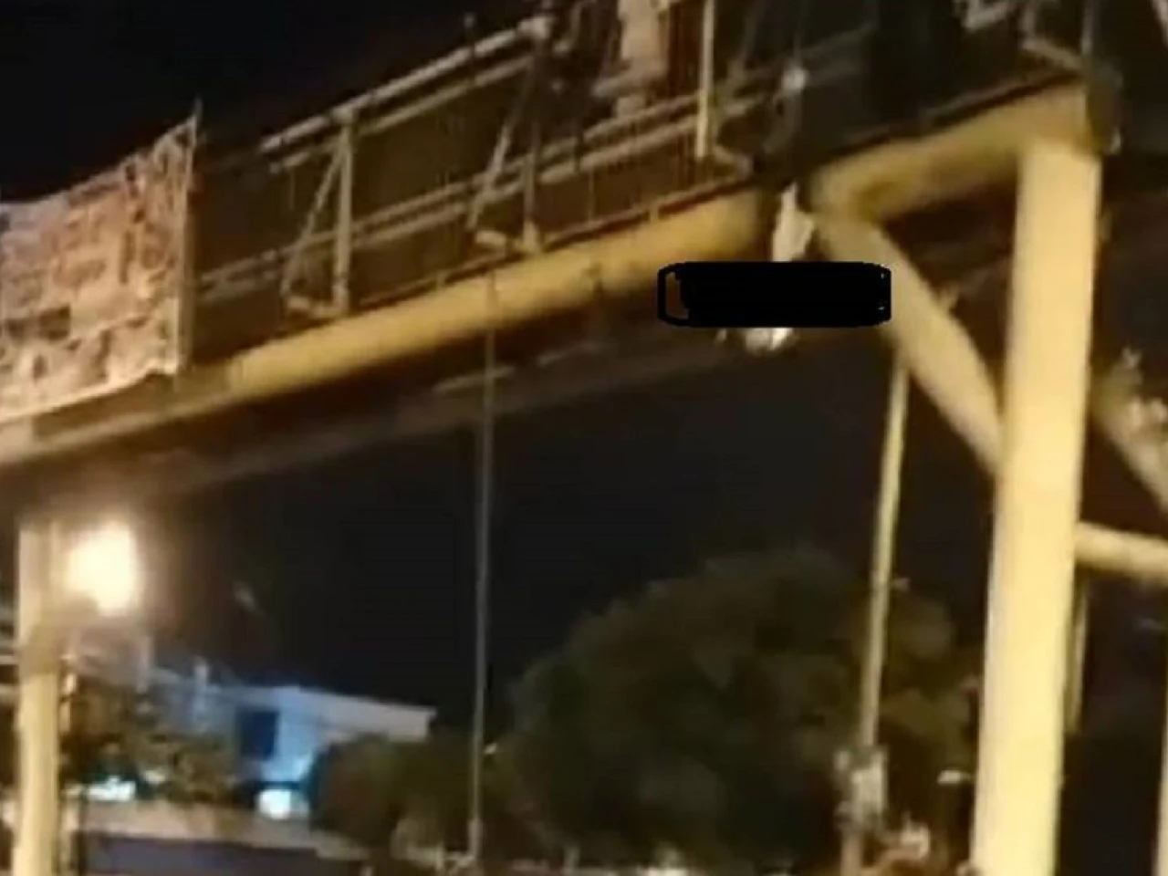 Dos cadáveres colgados en un puente fueron hallados en Esmeraldas