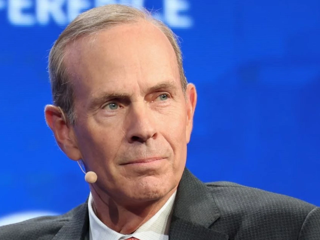 Mike Wirth advierte sobre la posible escasez global de crudo por bloqueo en Ormuz