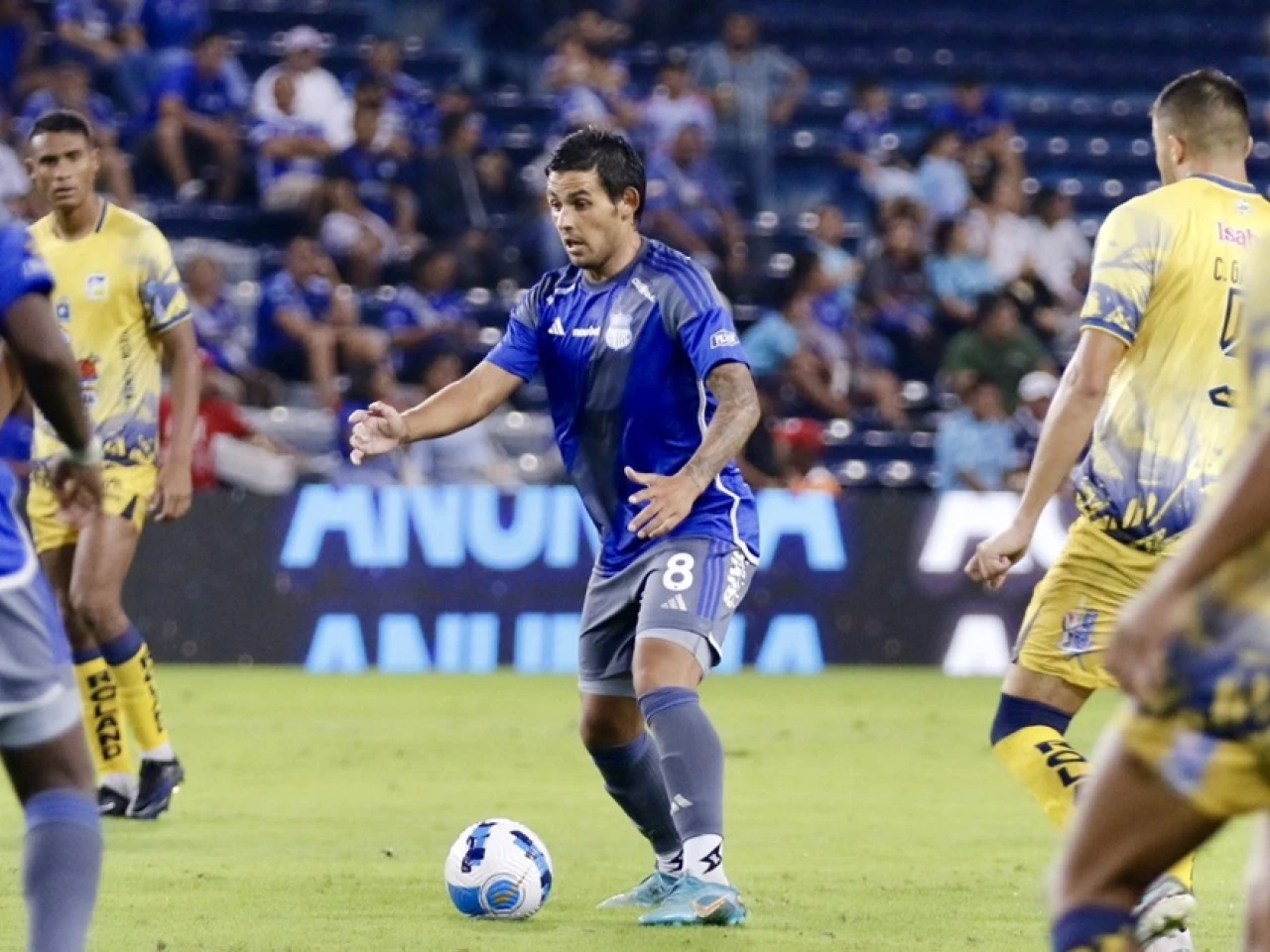 Emelec ganó y comparte el liderato con Independiente
