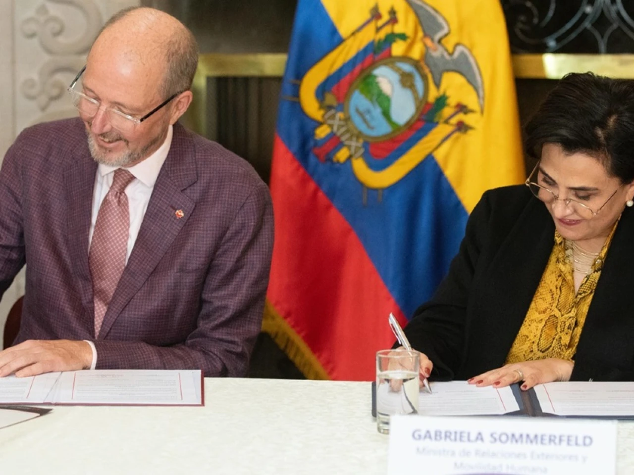 Ecuador y Canadá suscribieron convenio de seguridad social