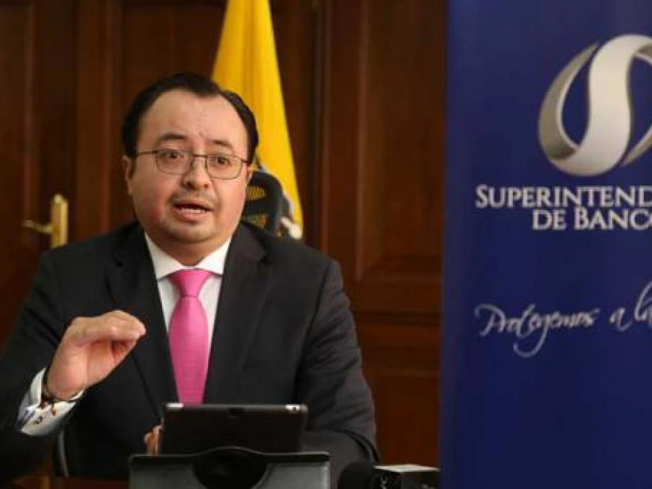Christian Cruz cesado de la 'Súper' de Bancos por el Cpccs transitorio