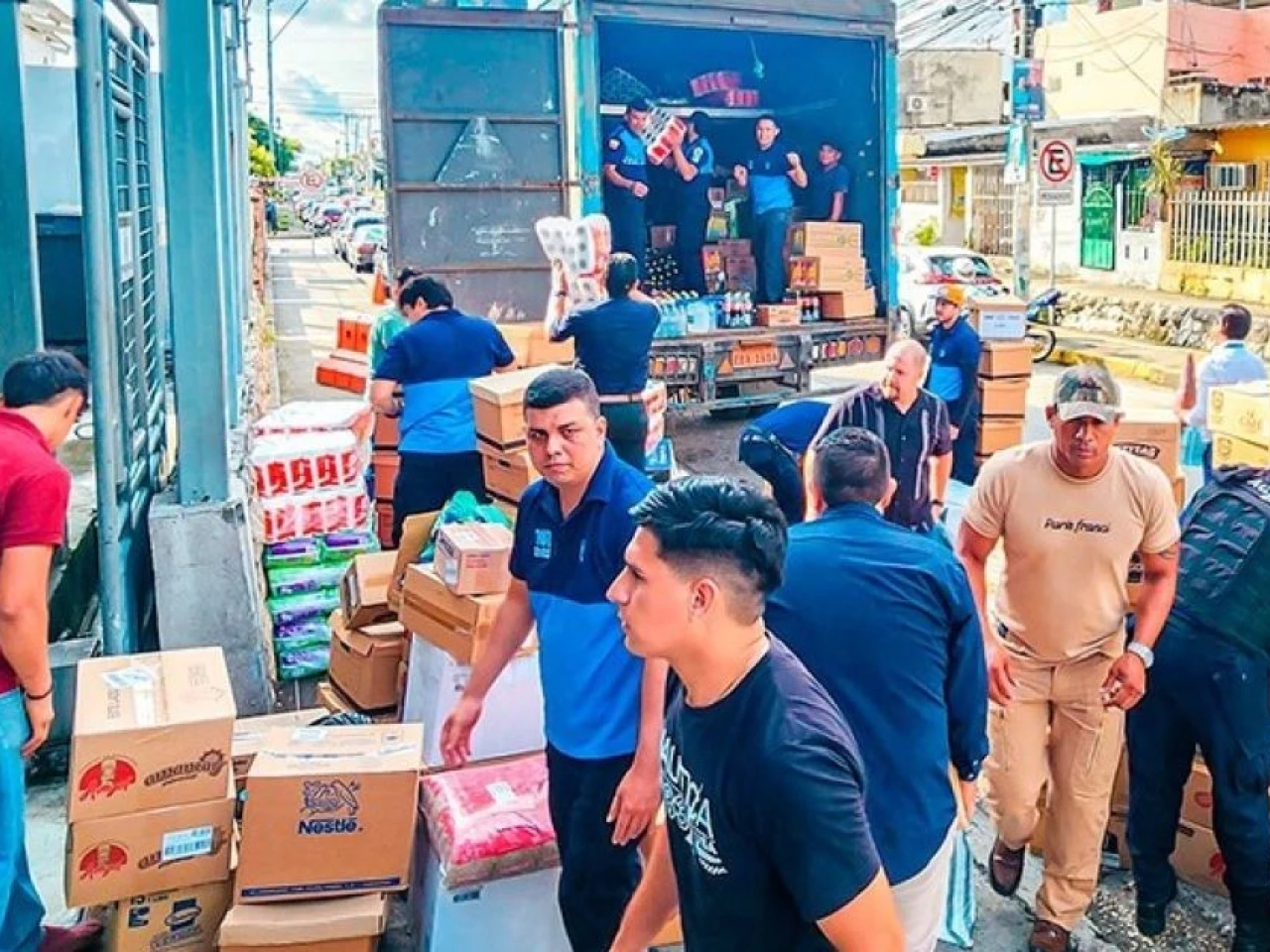 Municipio de Guayaquil envió 10 toneladas de ayuda humanitaria a Esmeraldas