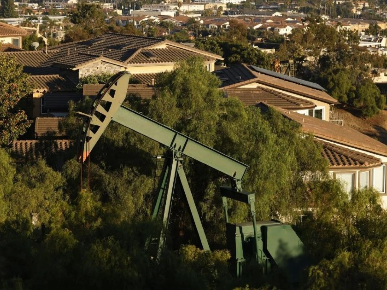 El petróleo WTI, referente de Ecuador, subió 3,65 % tras acuerdo EE.UU.-China