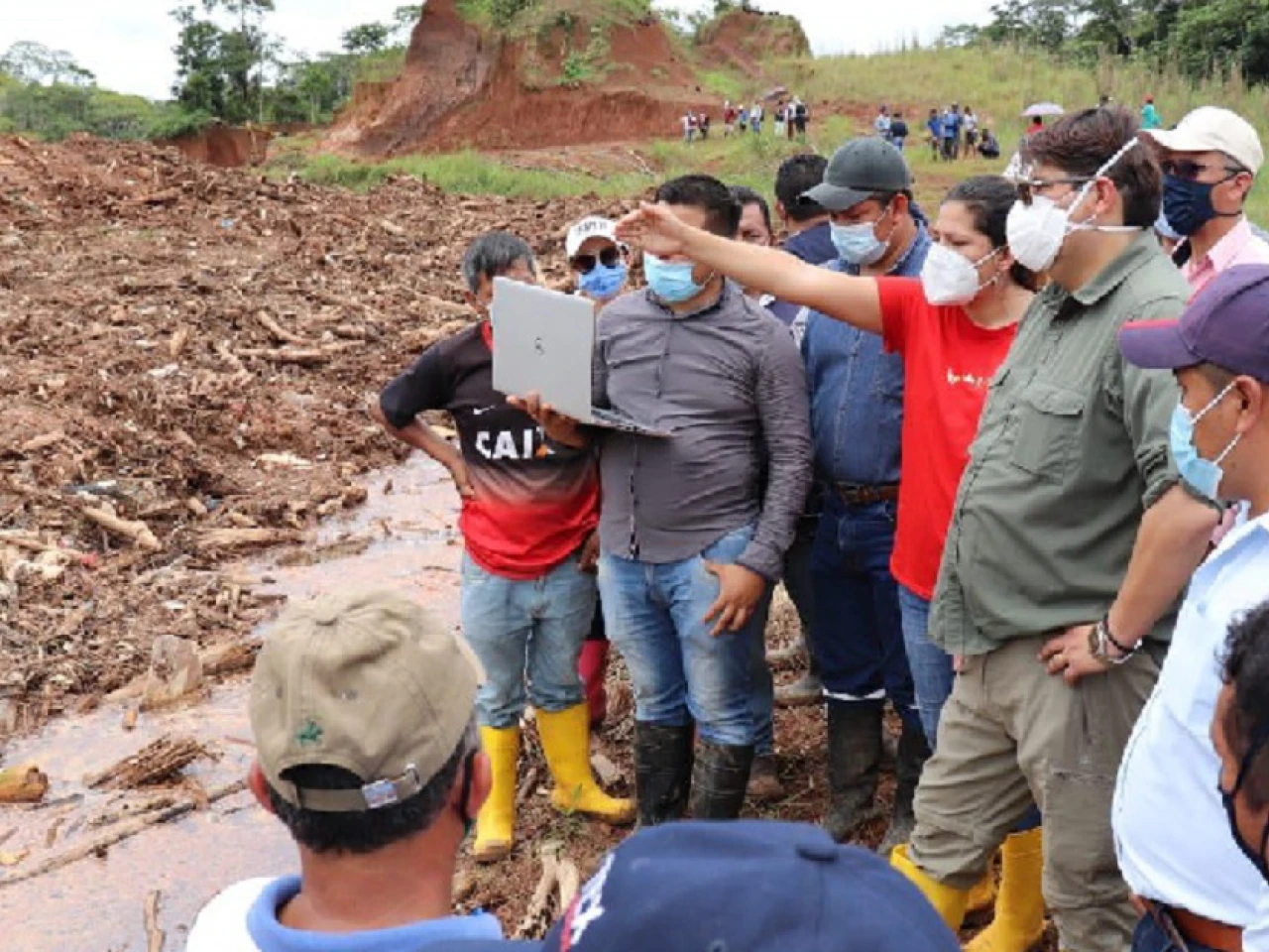 Autoridades verifican presunto daño ambiental en botadero de basura del GAD de Orellana