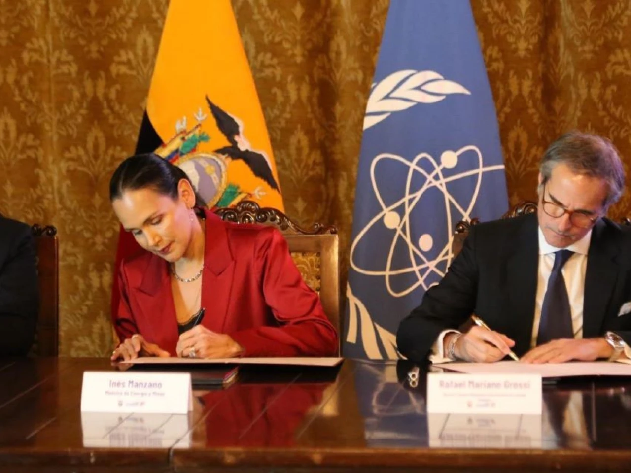 Ecuador firmó acuerdo con Organismo de Energía Atómica
