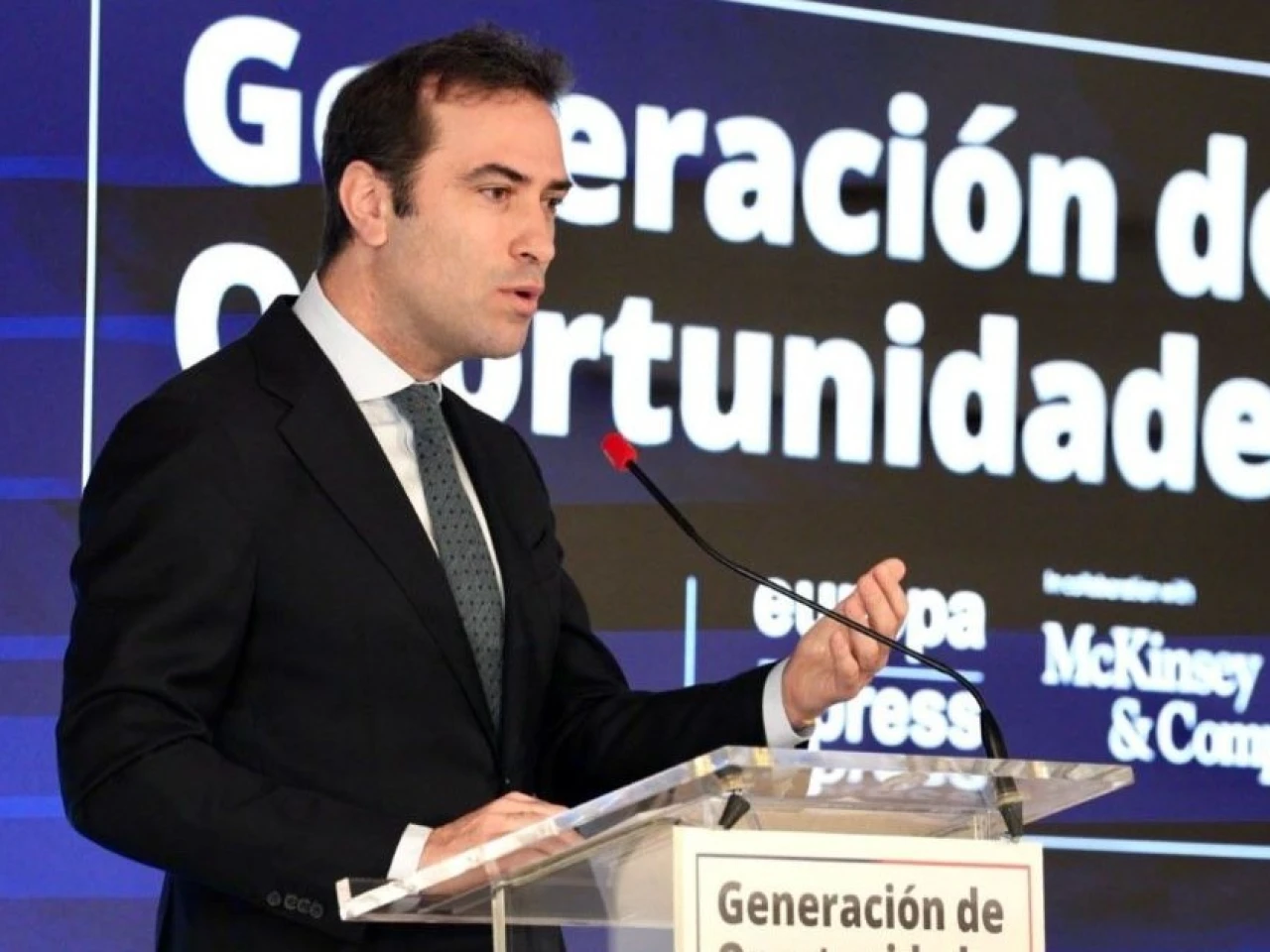 España espera una "solución acordada" entre Repsol y EE.UU. sobre Venezuela