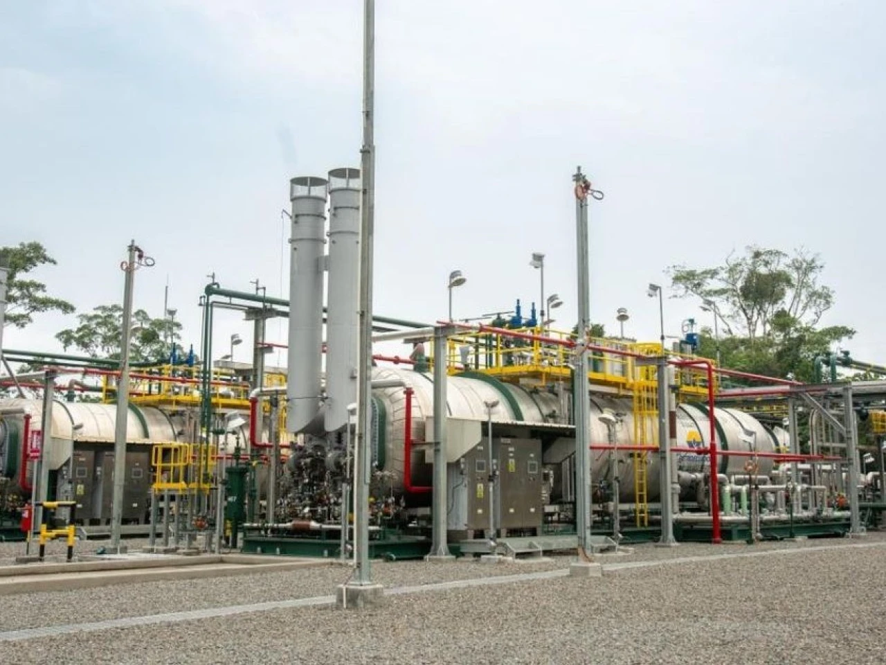 Petroecuador asegura abastecimiento de combustibles pese a fallas recientes