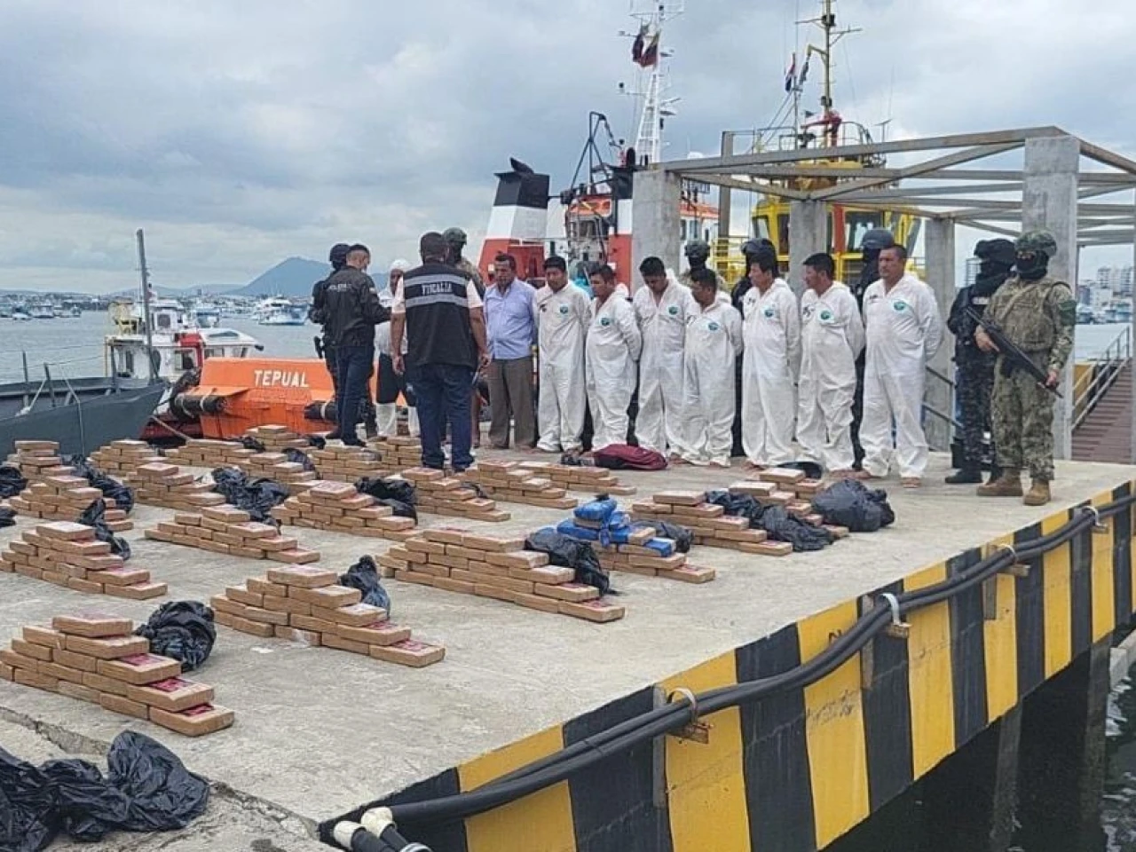 Diez detenidos y más de 700 kilos de droga incautados tras operación marítima conjunta