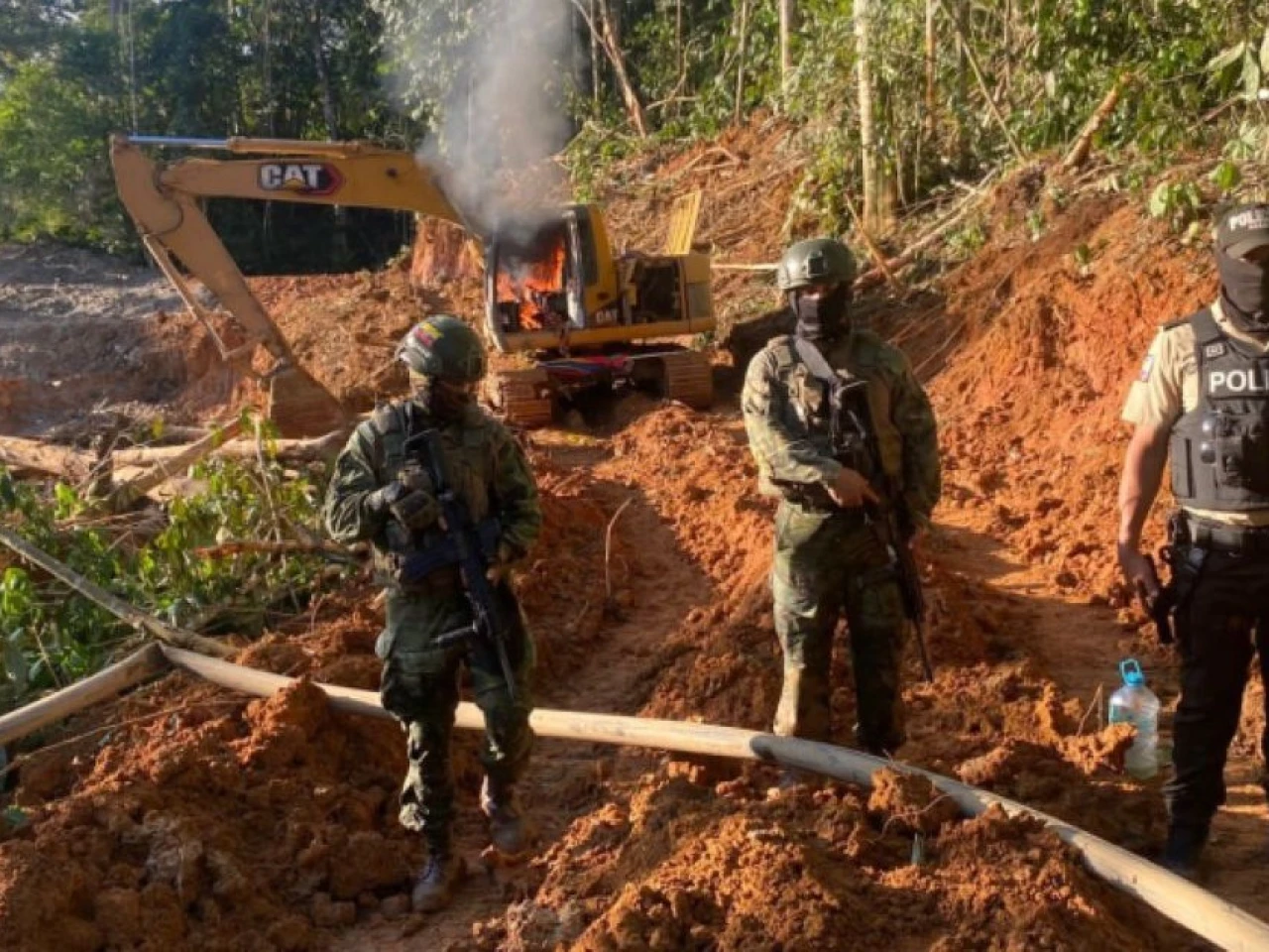 Enfrentamiento entre militares y mineros ilegales deja heridos y fallecidos en Sucumbíos