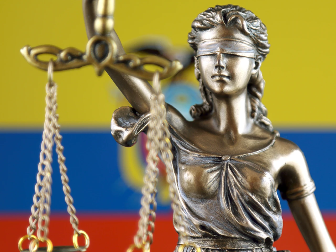 Testigo asegura que juez de Ecuador pidió 2 millones de dólares a líder criminal