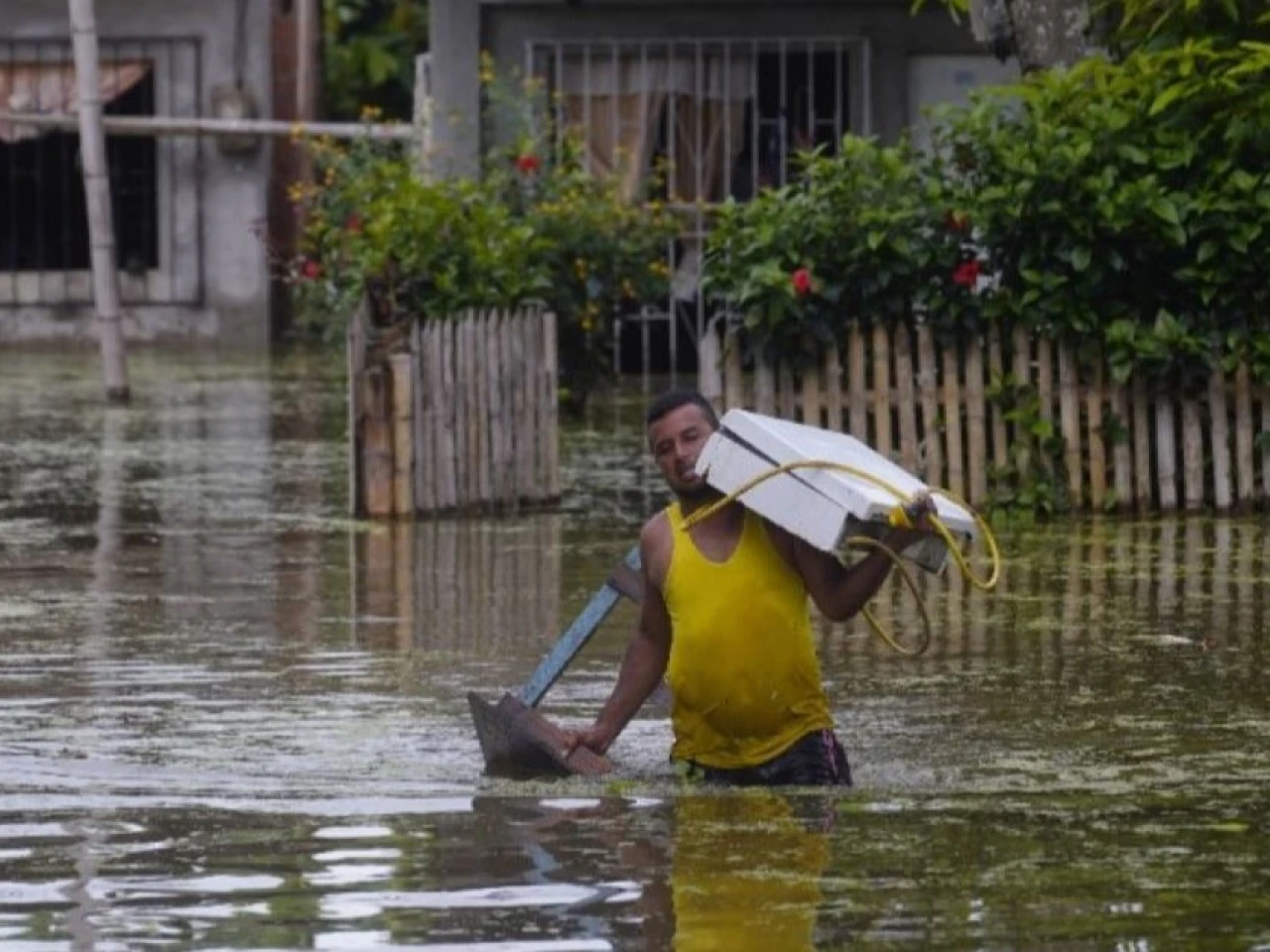 Lluvias dejan 19 fallecidos y 98.000 afectados