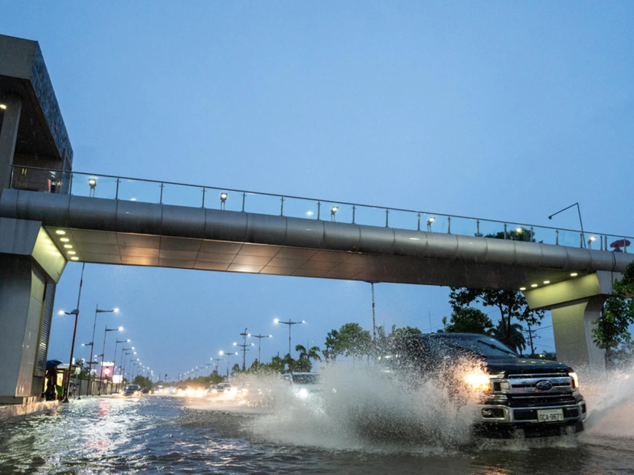 Ecuador registra más de 105.000 afectados por lluvias e inundaciones