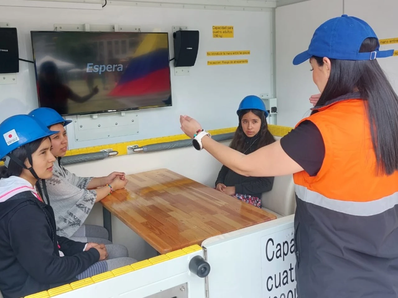 4 vehículos simuladores de sismos recorren el país