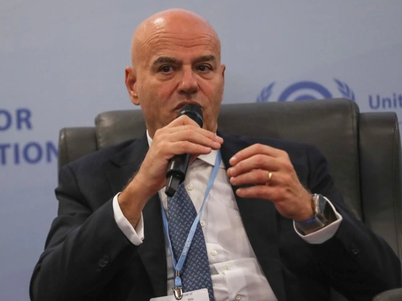 YPF firmó con ENI acuerdo para avanzar en millonario proyecto de GNL