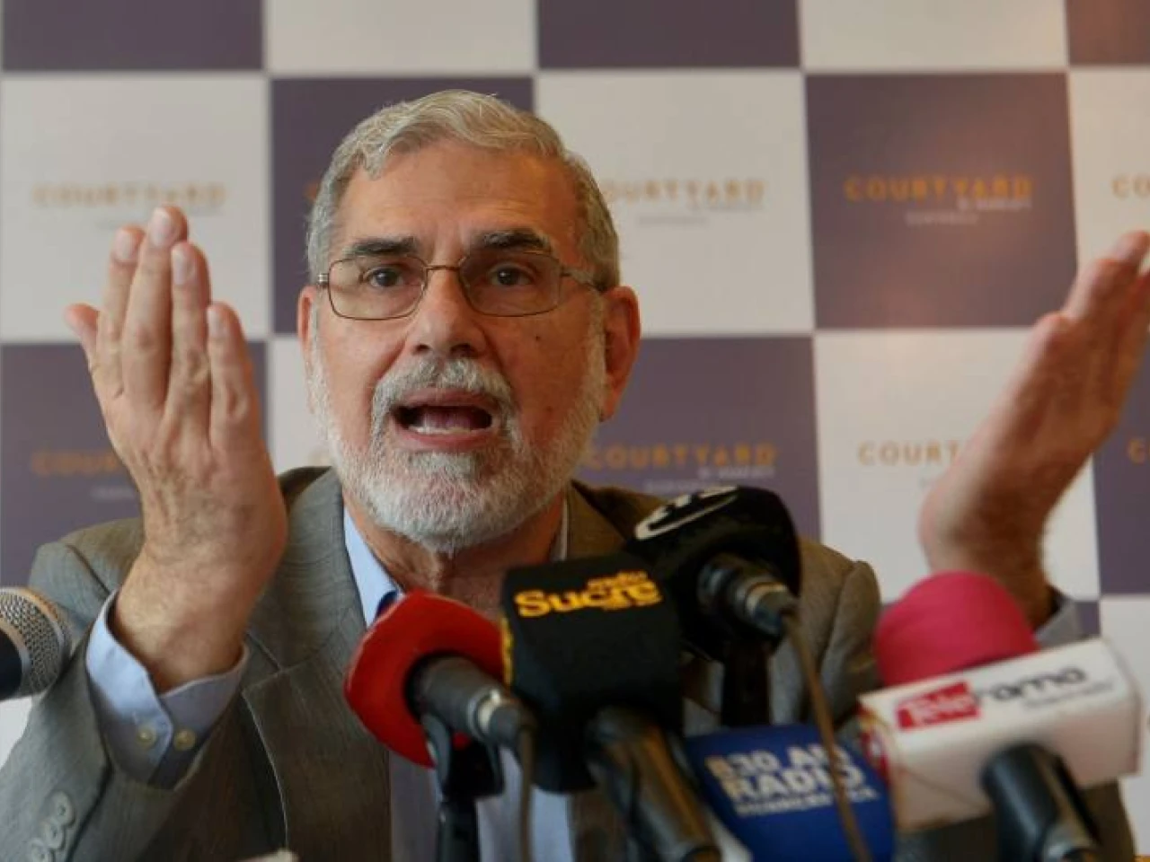 Alberto Dahik dice que Jaime Vargas debe estar detenido