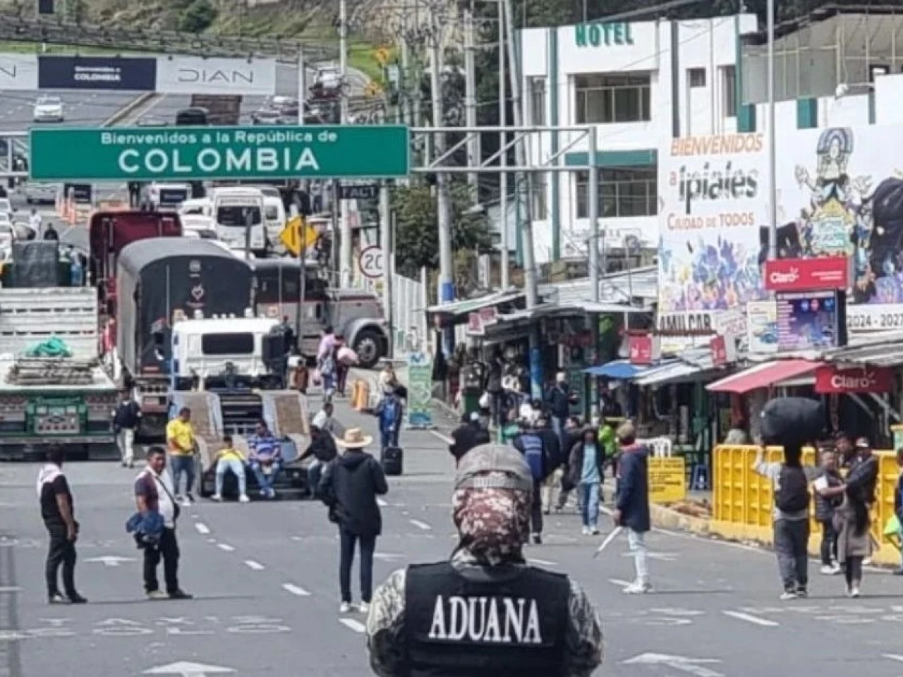 Trabajadores fronterizos exigen a Colombia eliminar aranceles tras derogación de tasa ecuatoriana