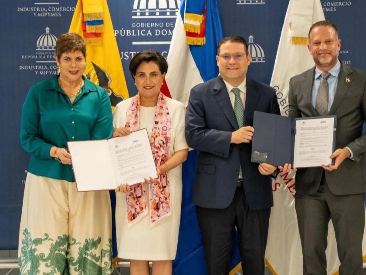 Ecuador y República Dominicana avanzan en negociación de acuerdo comercial