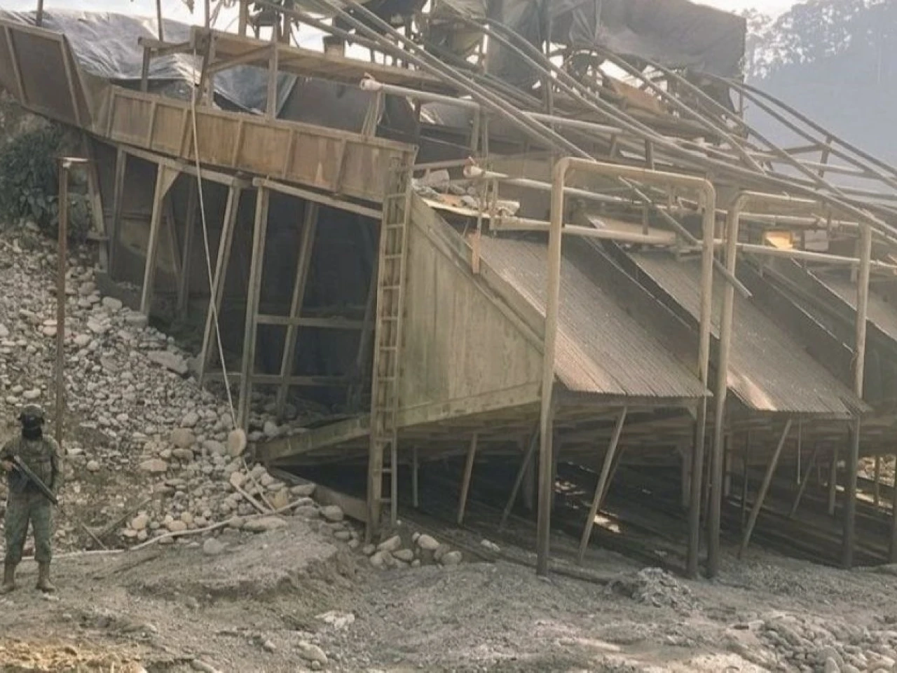 Operativo militar desmantela equipos de minería ilegal en Zamora Chinchipe
