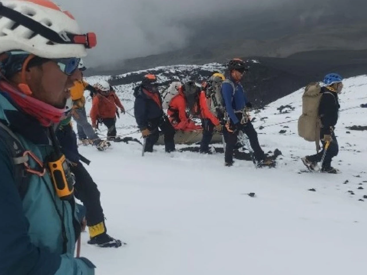 4 personas fueron rescatadas tras avalancha en el Cotopaxi