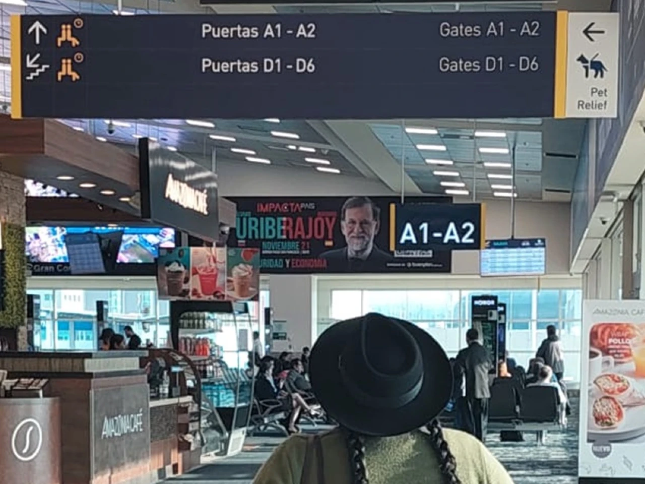 Cortes eléctricos paralizan el control migratorio en el aeropuerto de Quito