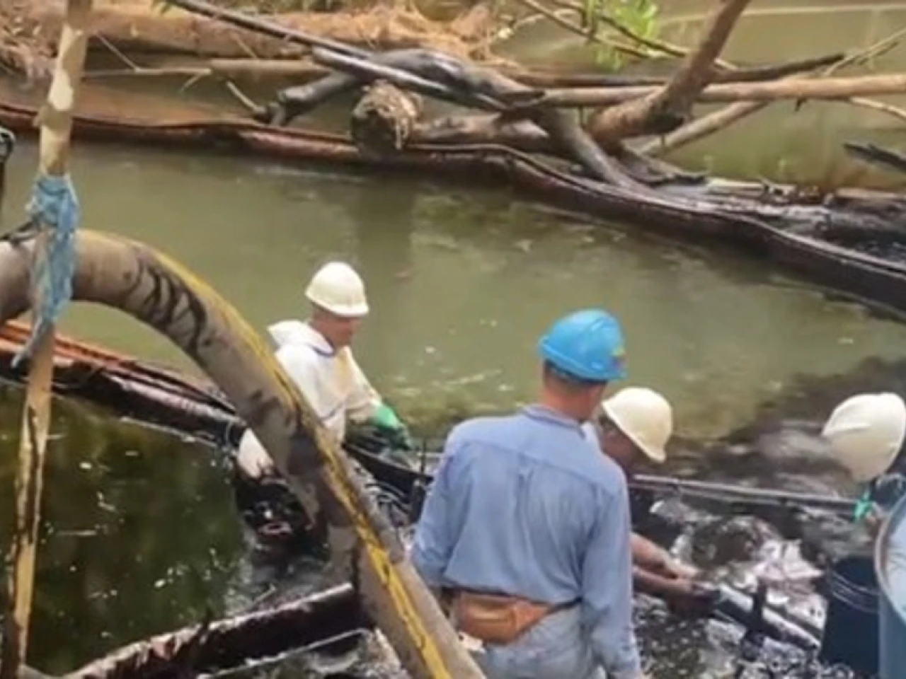 Derrame de Petroecuador contaminó el río Teteye