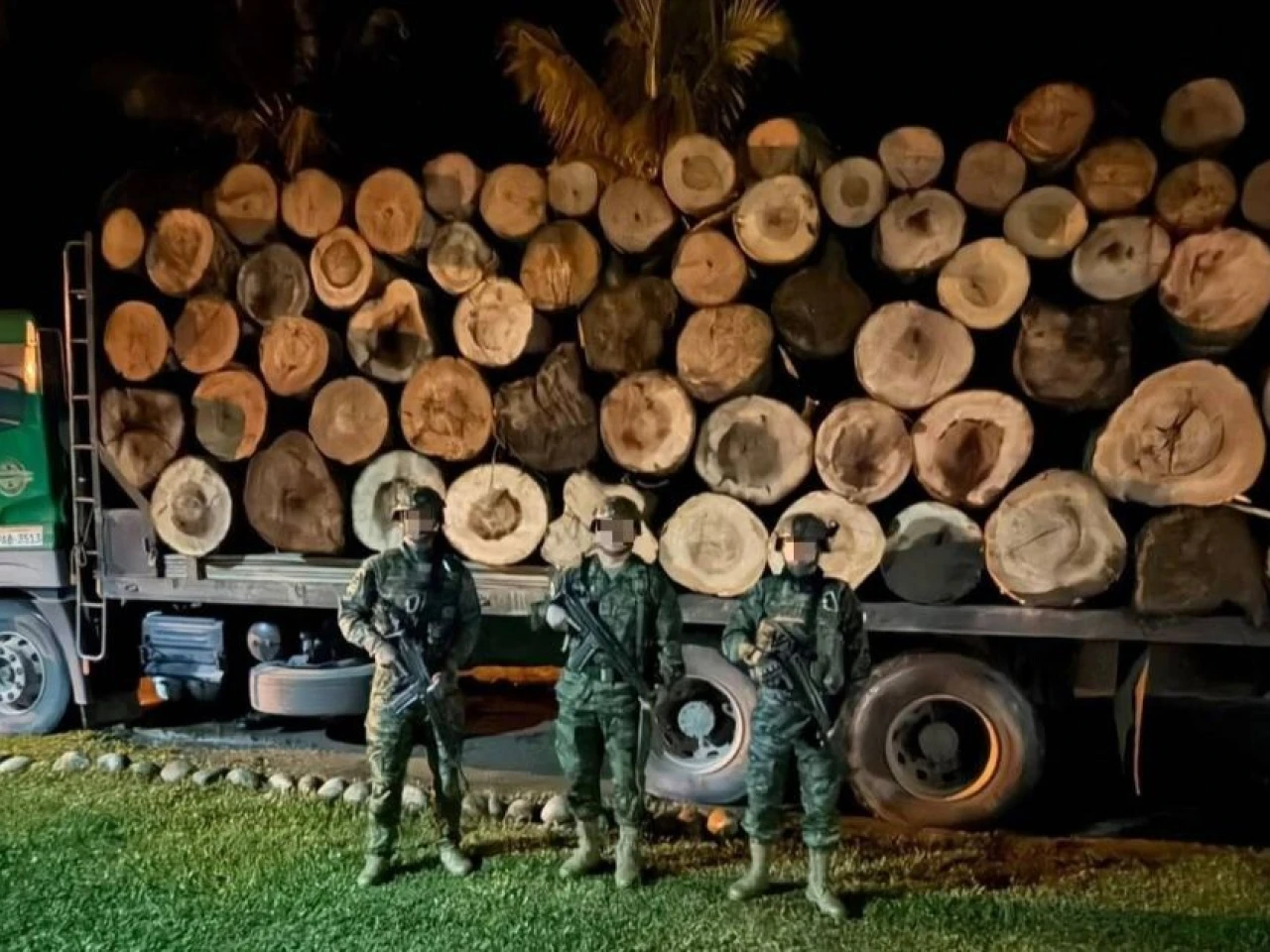 Operativos militares en Napo y Morona Santiago dejan detenidos por actividades ilegales