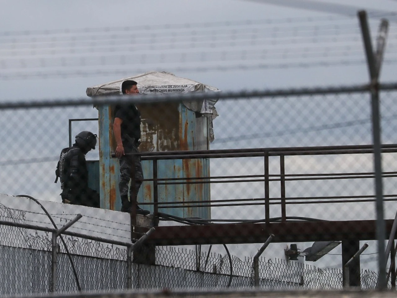 178 funcionarios están secuestrados en 7 cárceles