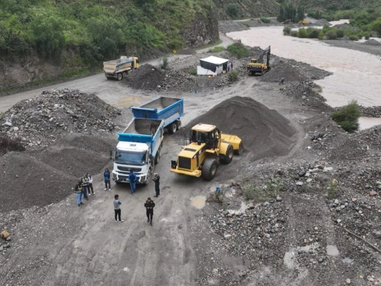 Perú destruyó equipos de minería ilegal avaluados en $ 32 millones