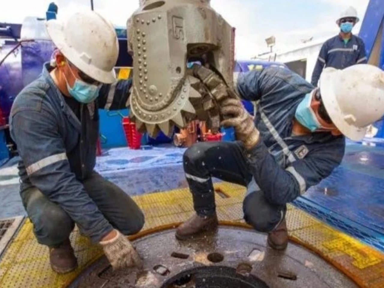 Sector petrolero en Ecuador retrocederá en 2025