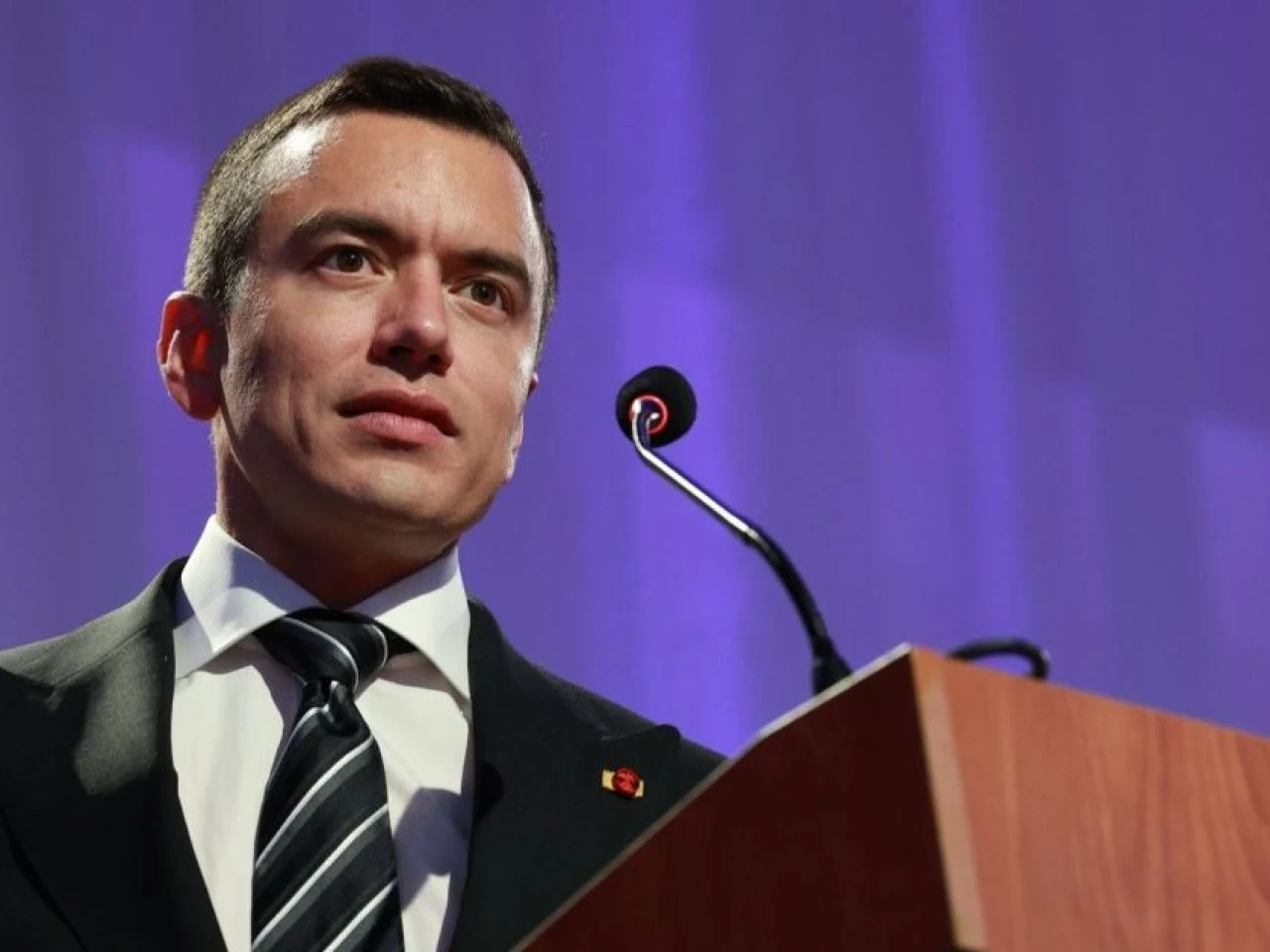 Noboa expresa su interés en restablecer las relaciones diplomáticas con México