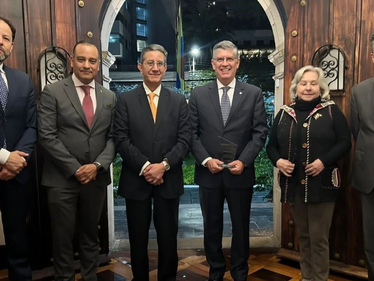 Banco Internacional recibió reconocimiento de Colombia