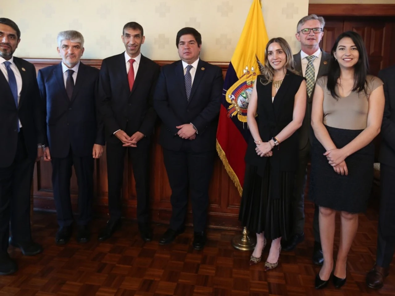 Ecuador busca un acuerdo comercial con Emiratos Árabes Unidos  