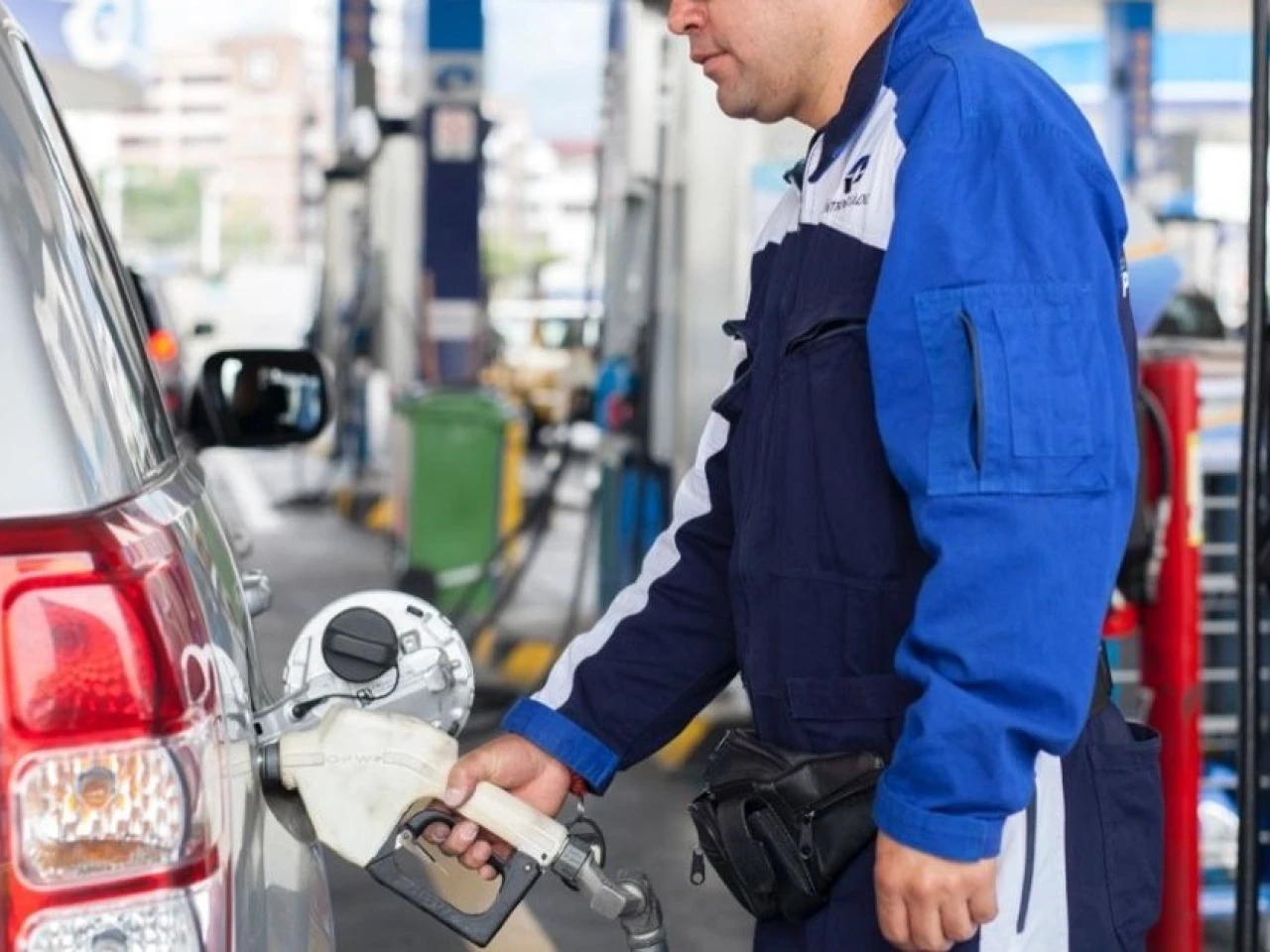 Gasolinas Extra y Ecopaís cambian de precio en Ecuador: conozca las nuevas tarifas