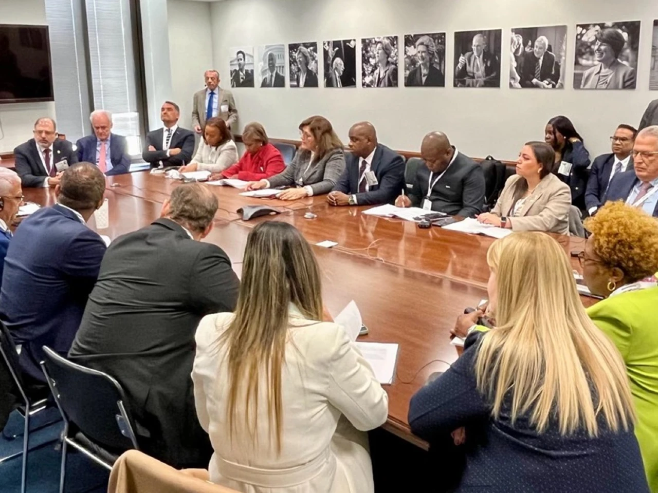 Kronfle participa en la Cumbre del ParlAmericas en Washington