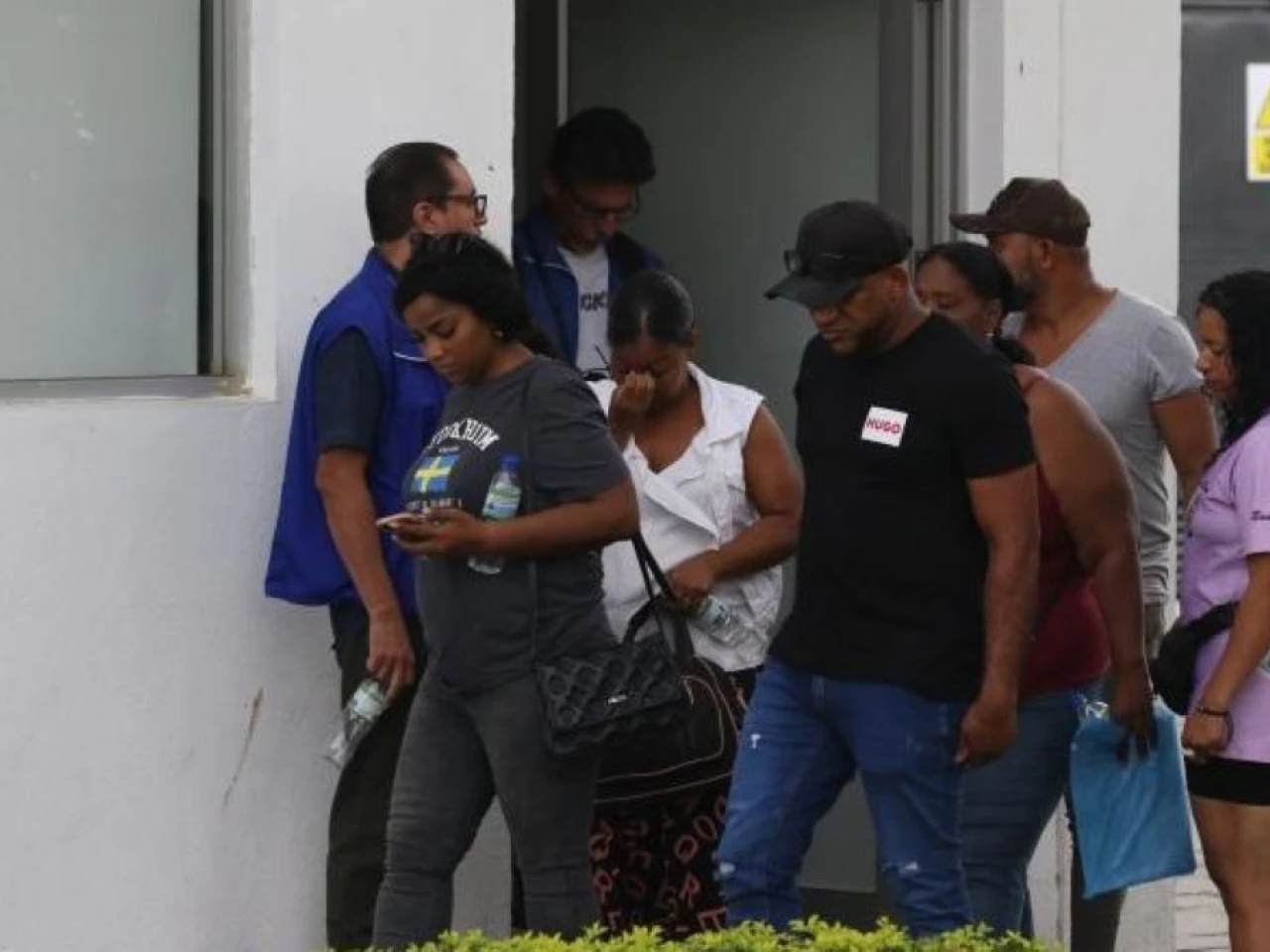Familia de menores desaparecidos dan datos para cotejar con cuerpos calcinados