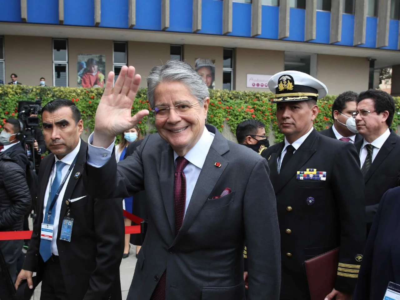Ecuador reestructura más de $ 3.200 millones de deuda con China