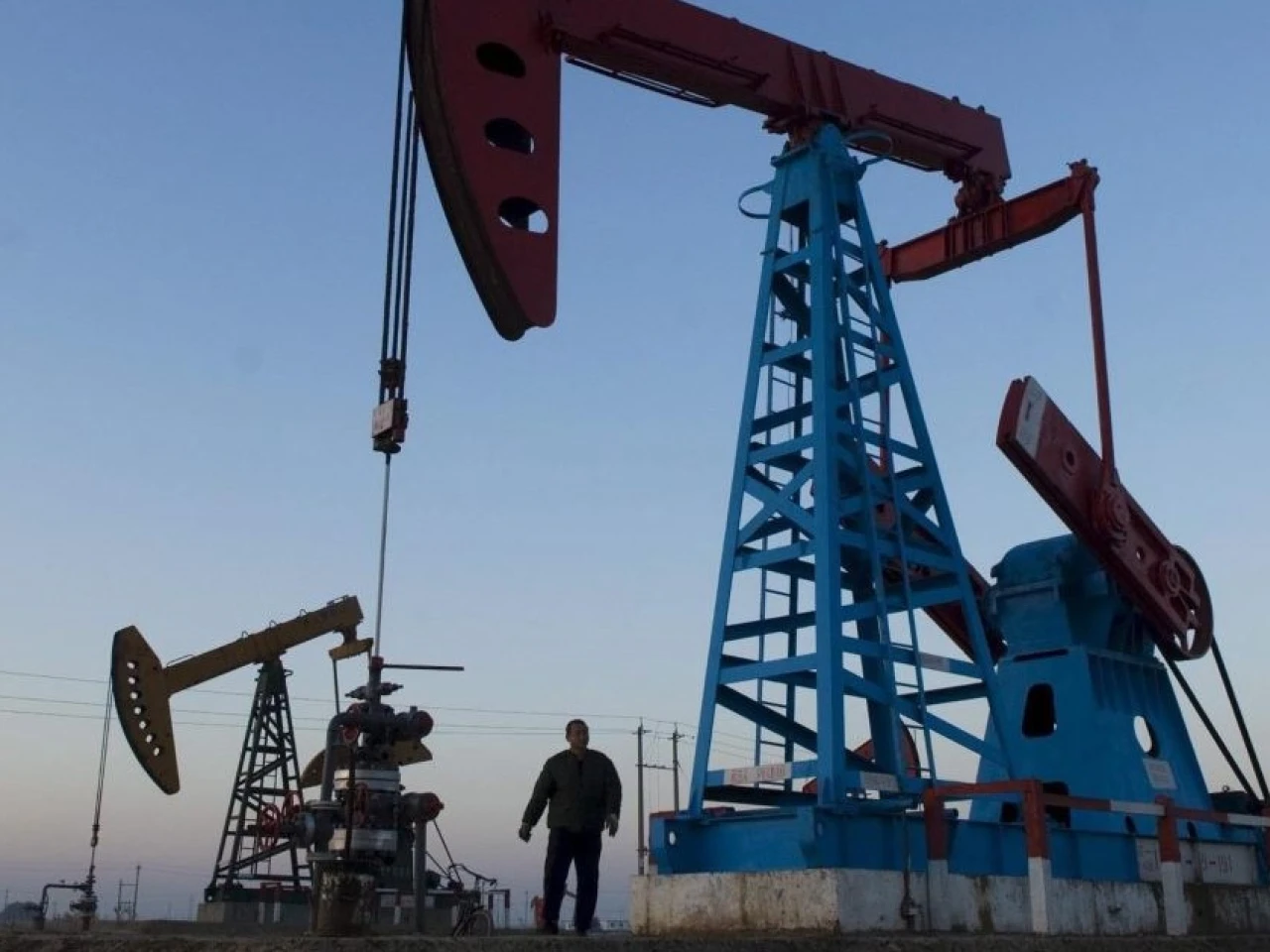 El crudo WTI, referente de Ecuador, subió a $ 65,05 el barril