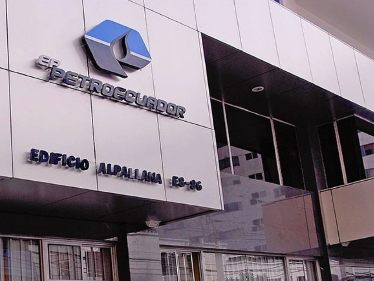 Gobierno y sindicato de Petroecuador inician renegociación del contrato colectivo 