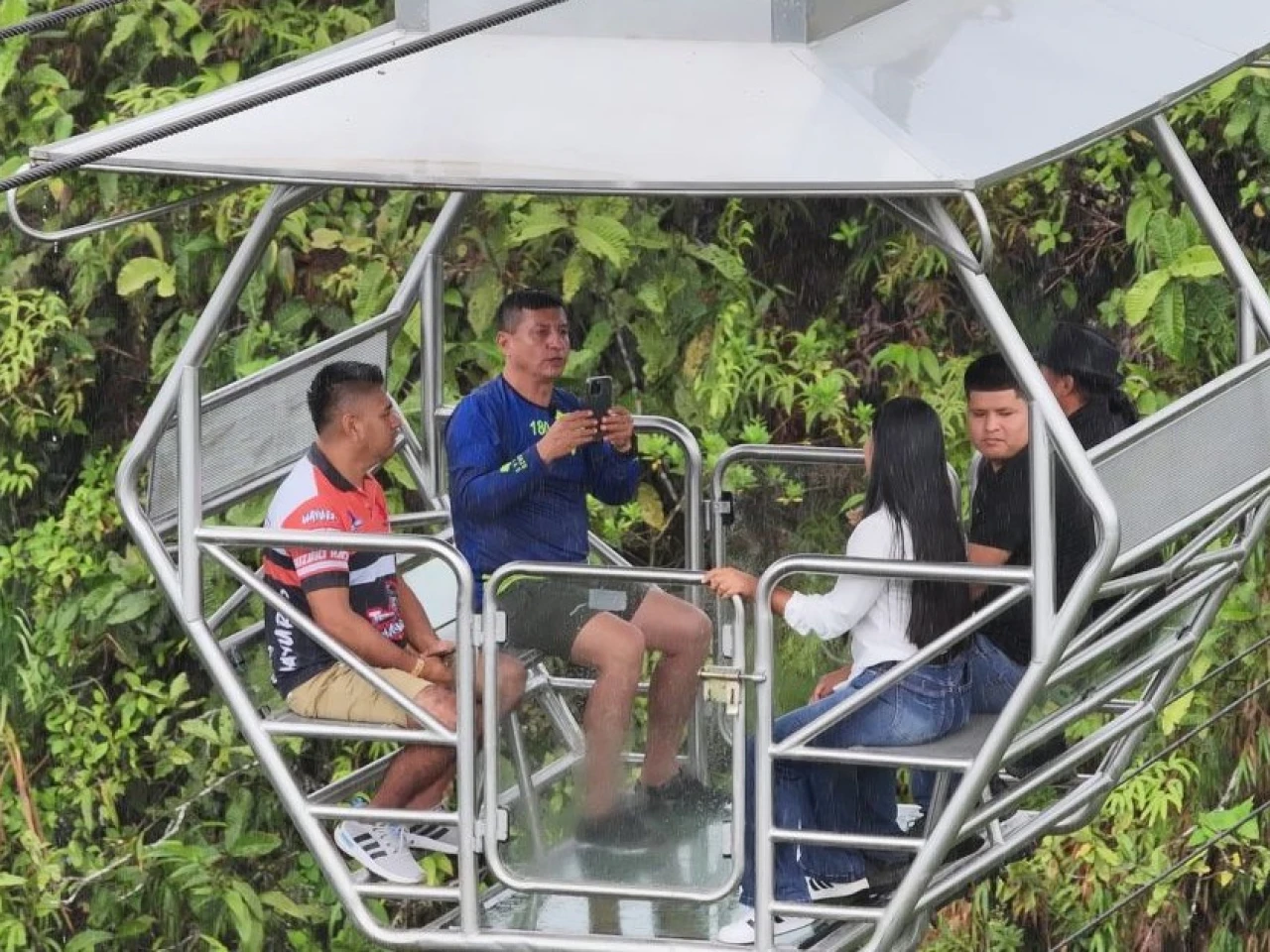 Pablo Sexto inaugura el teleférico más grande de la Amazonía ecuatoriana 