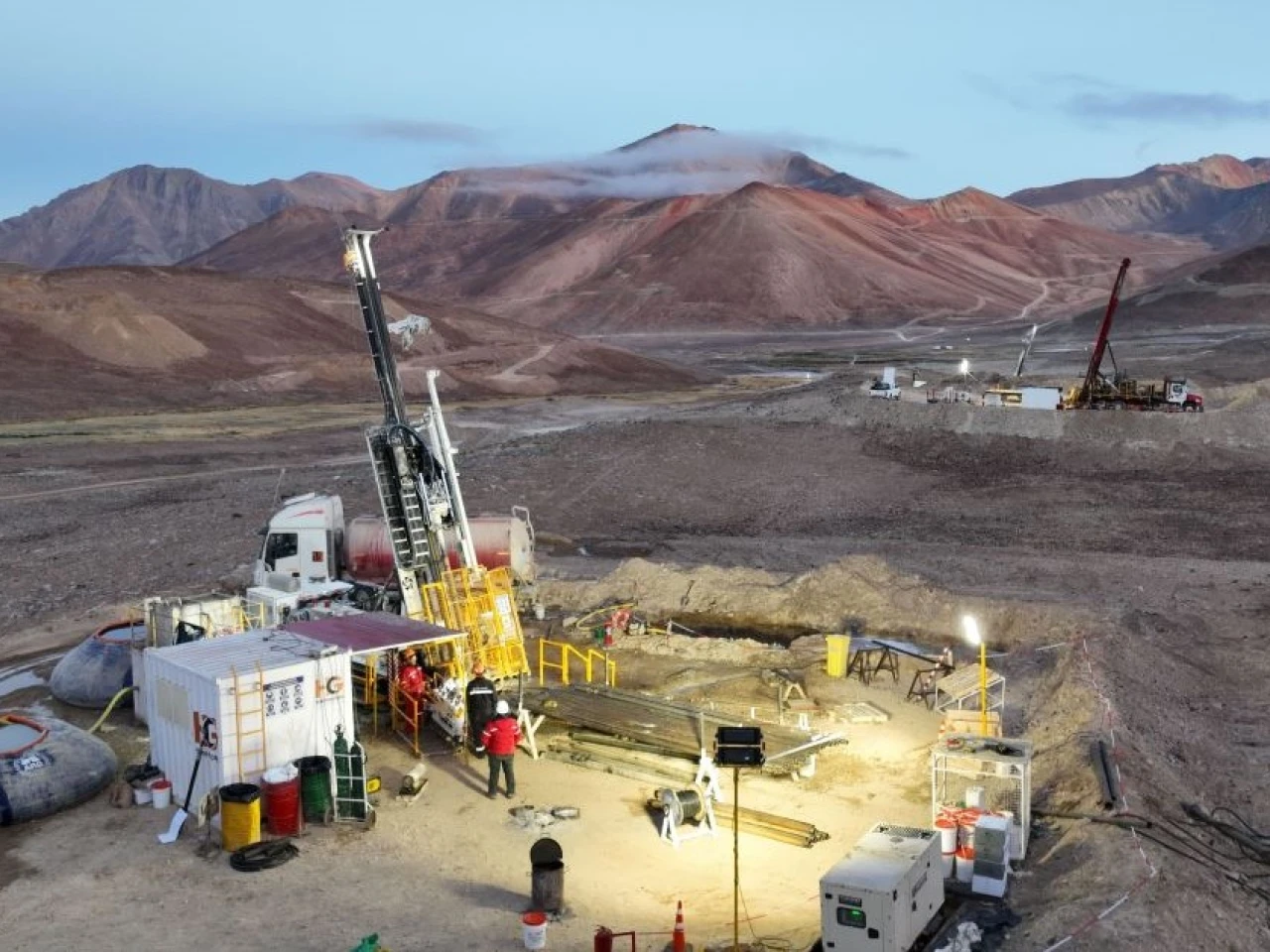 Canadiense McEwen prevé invertir $ 3.000 millones en mina de cobre en Argentina