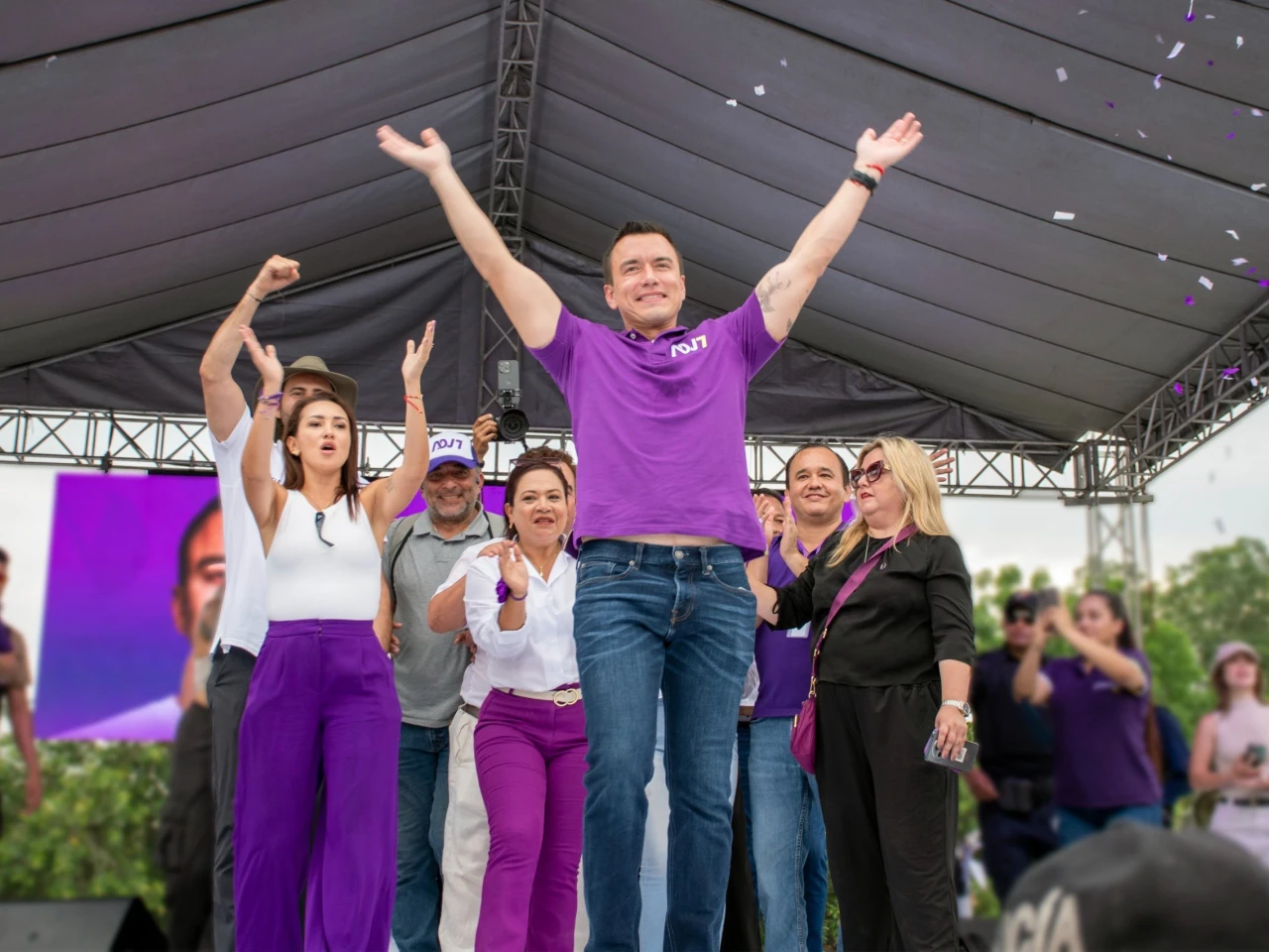 Encuesta de Ipsos abre la puerta a que Noboa gane en primera vuelta