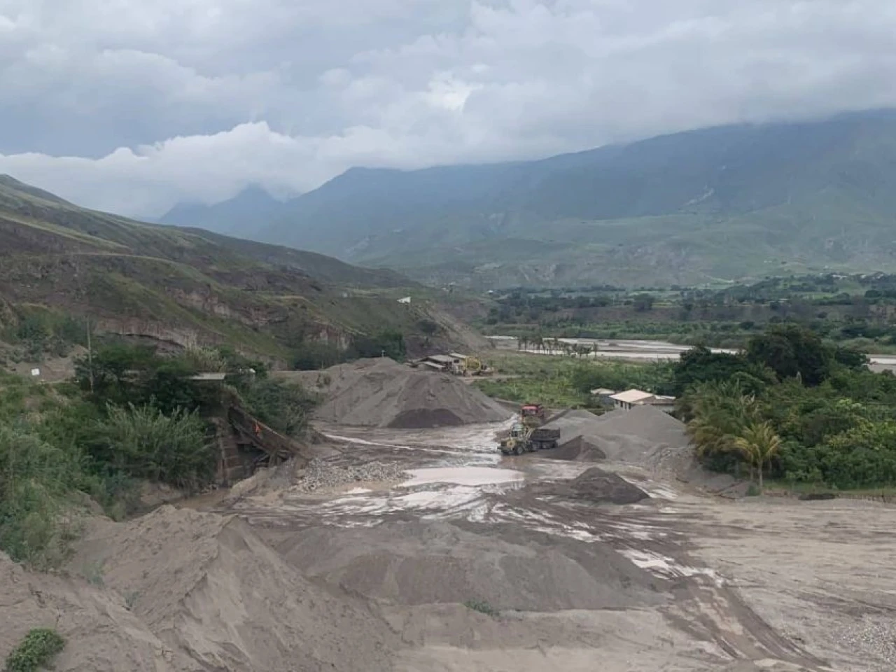 ¿Cuál será el futuro del proyecto minero Loma Larga?