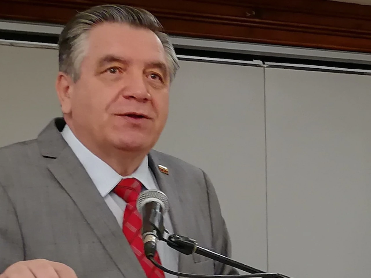 El gobierno abre diálogo con sindicatos