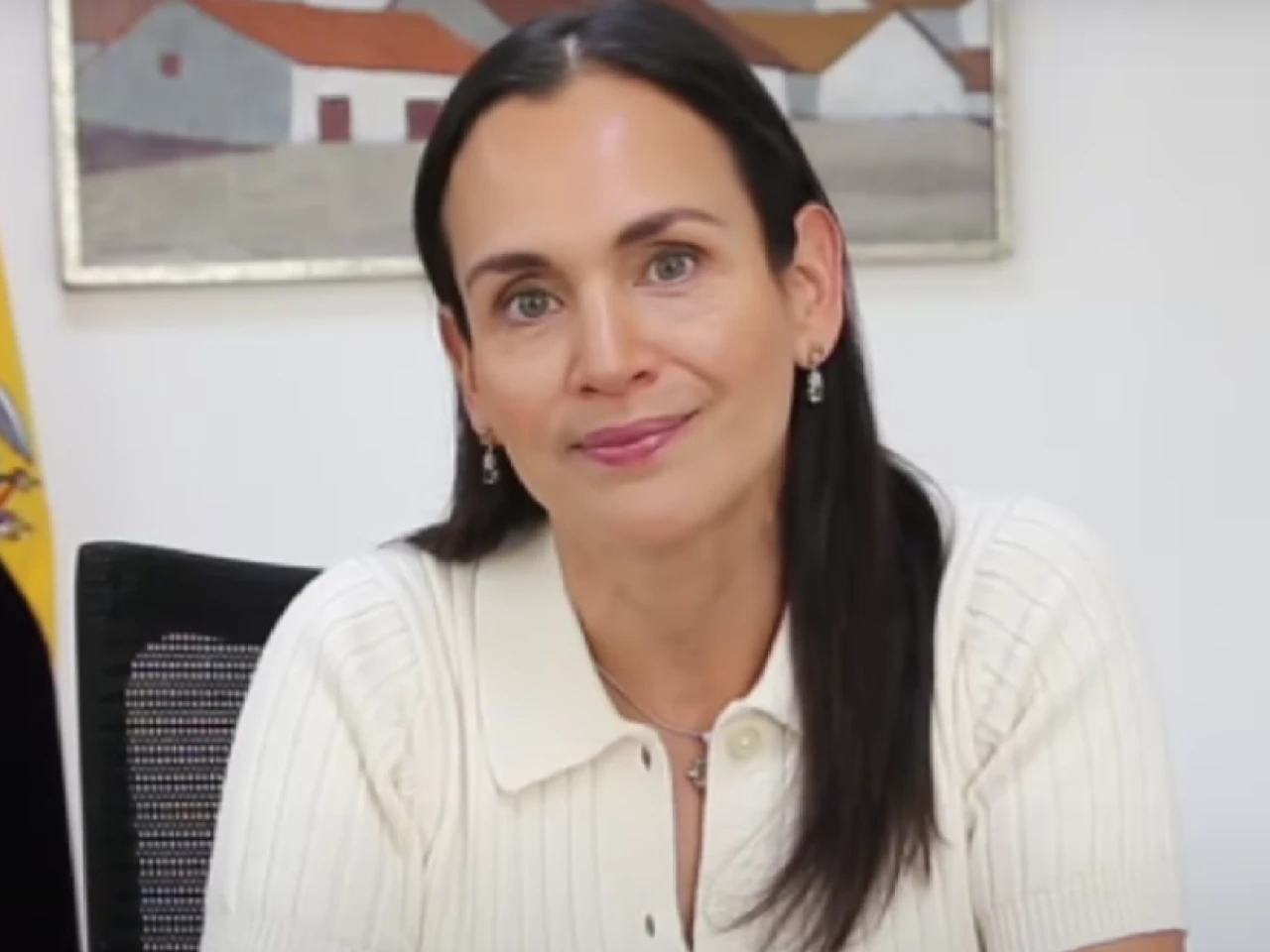 Noboa releva a Inés Manzano del Ministerio de Energía en medio de crisis eléctrica