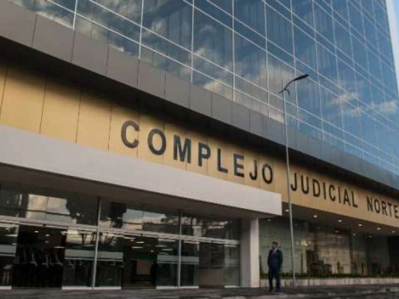 La Judicatura gasta $ 1 millón por contratos inútiles