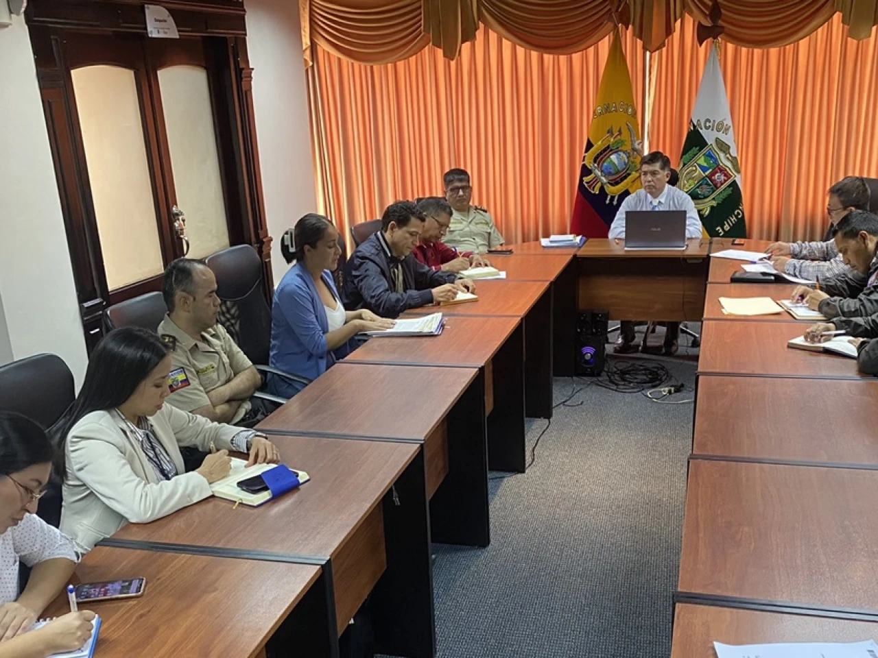 Autoridades coordinan acciones para combatir la minería ilegal en Zamora