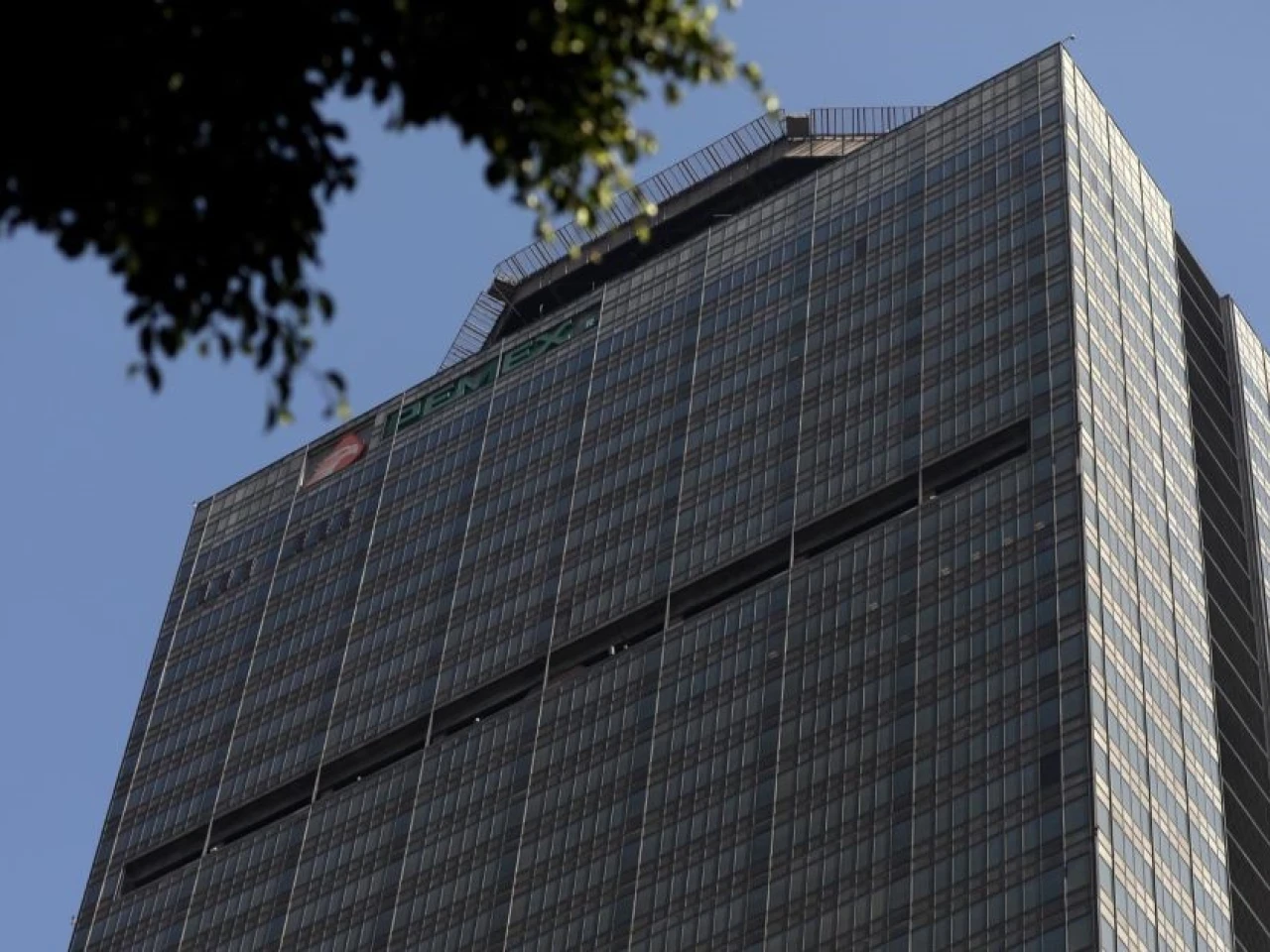 México emitirá bonos para dar liquidez a Pemex