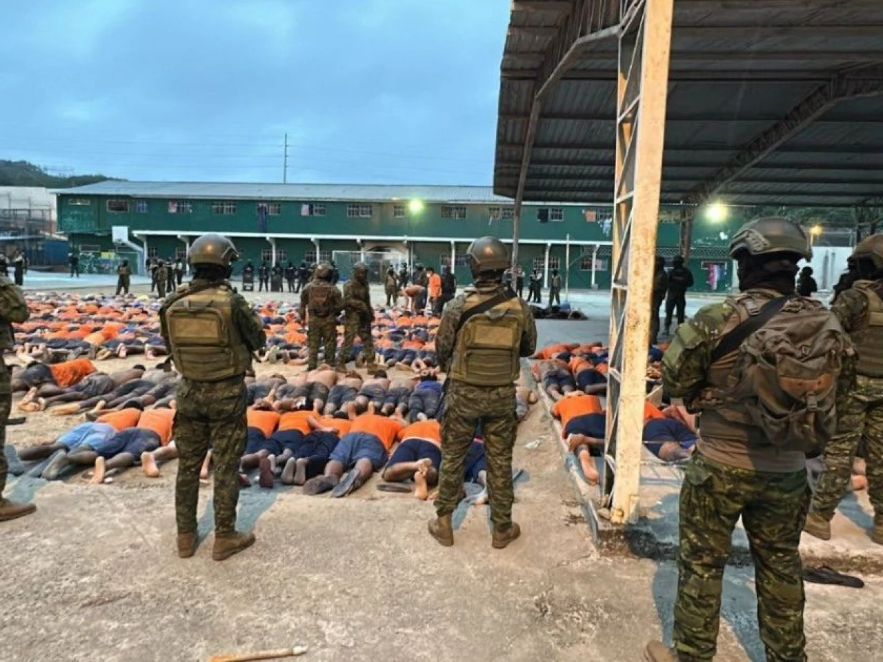 Enfrentamiento entre reos dejó al menos 17 fallecidos en cárcel de Esmeraldas